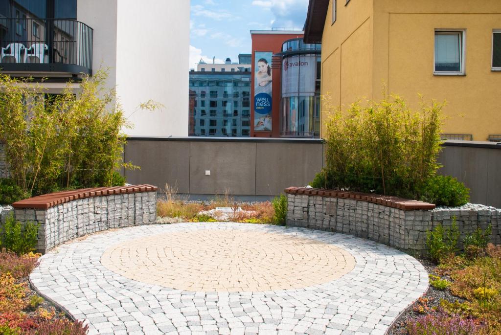 Sunny, fully furnished Studio type with terrace room 6